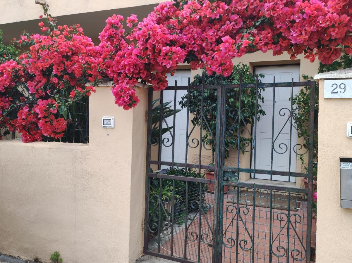La Casa Di Luca Lägenhet Olbia Exteriör bild